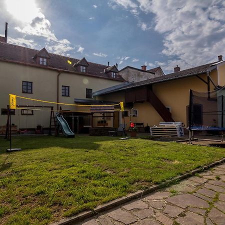 Penzion a restaurace U Vladaře Toužim Exteriér fotografie