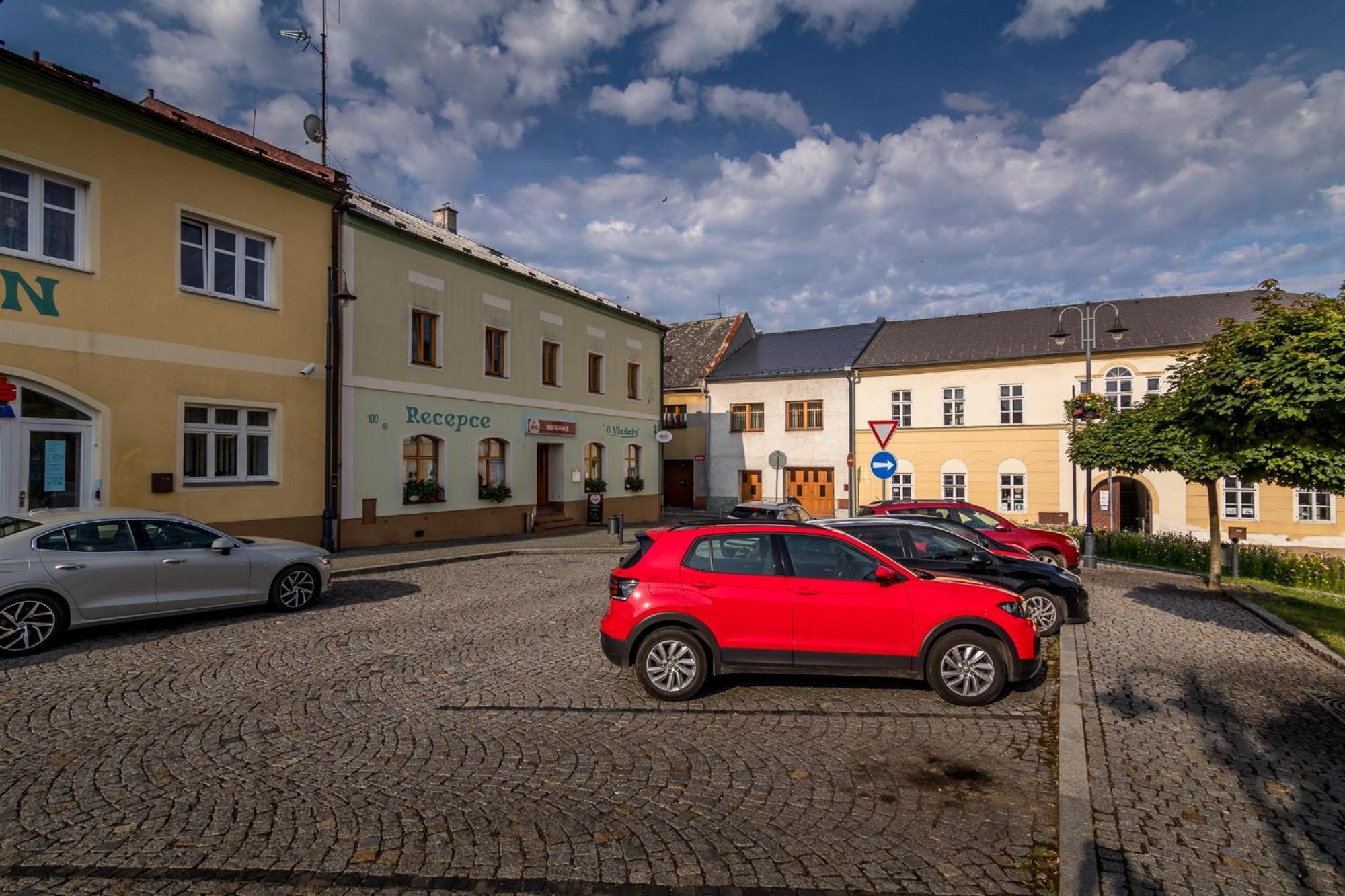 Penzion a restaurace U Vladaře Toužim Exteriér fotografie