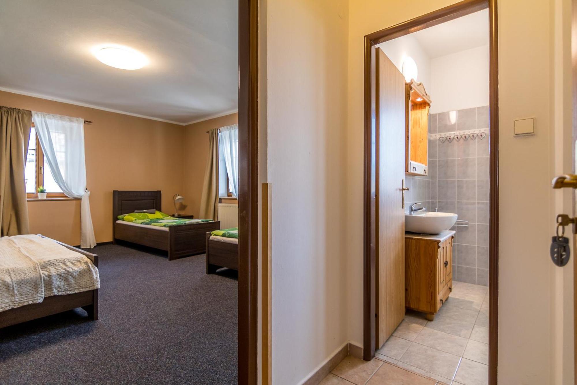 Penzion a restaurace U Vladaře Toužim Exteriér fotografie
