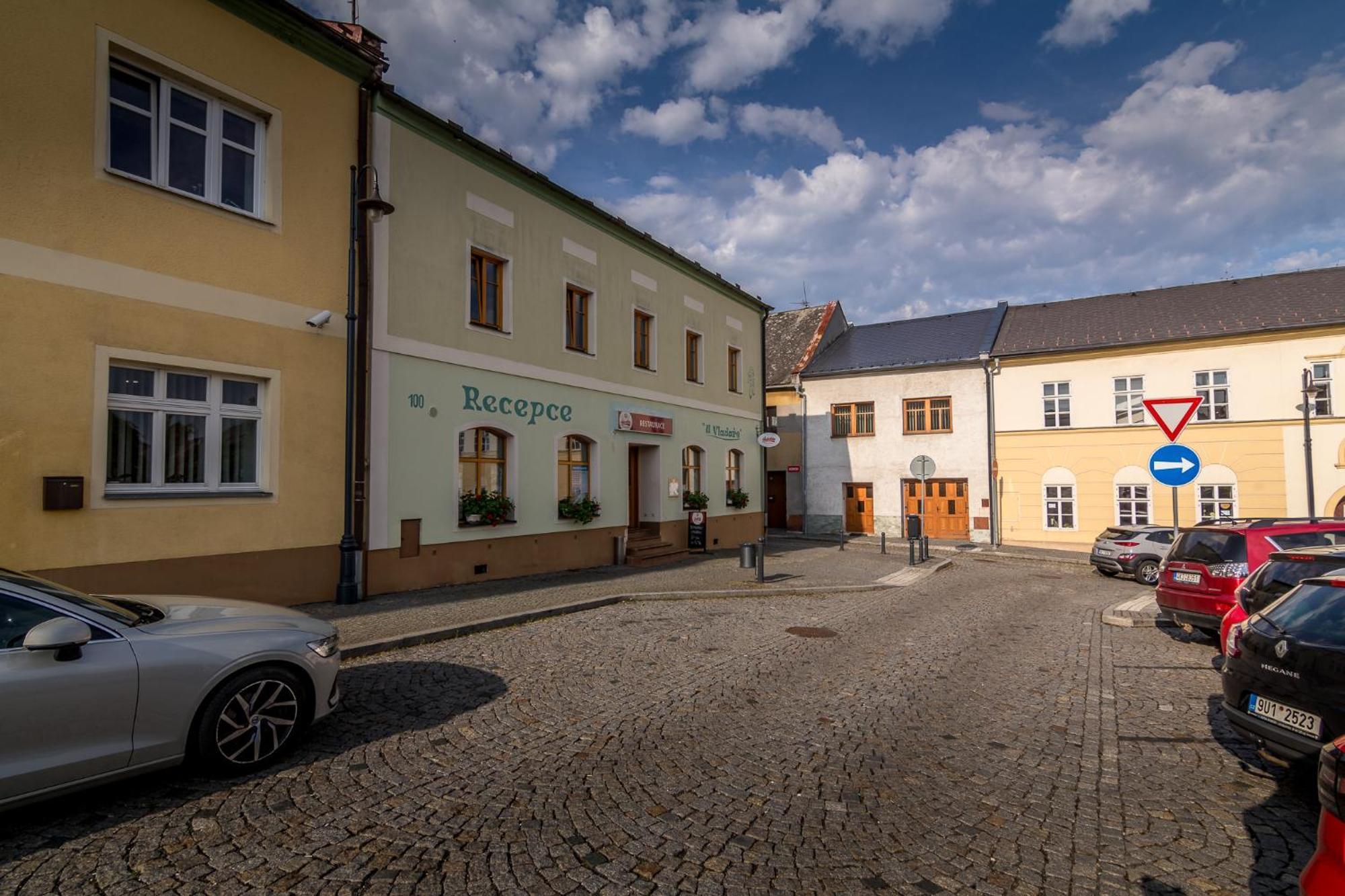 Penzion a restaurace U Vladaře Toužim Exteriér fotografie