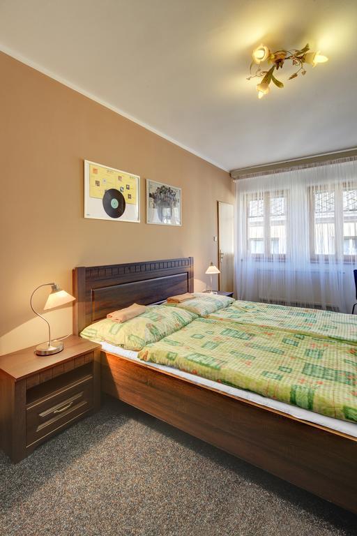 Penzion a restaurace U Vladaře Toužim Exteriér fotografie