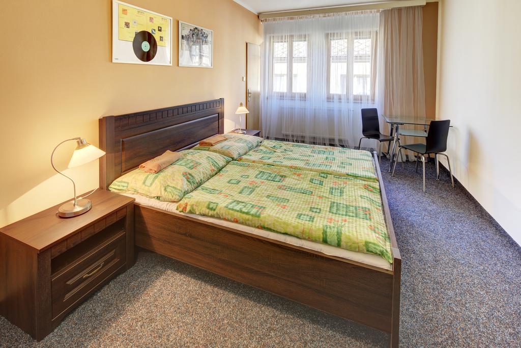 Penzion a restaurace U Vladaře Toužim Exteriér fotografie